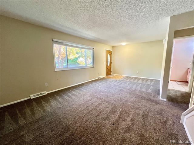 Building Photo - 387 Upham St