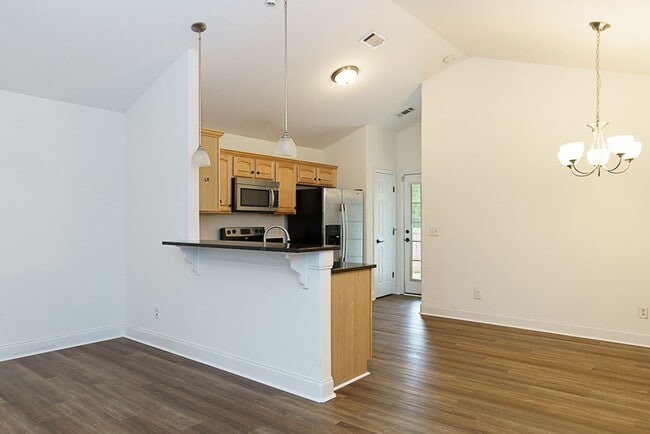 Building Photo - Three Bedroom House with Gated Backyard