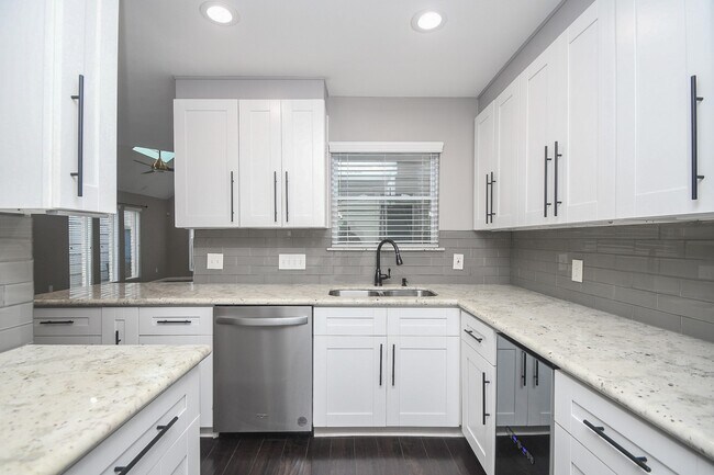 Building Photo - 12625 Memorial Dr