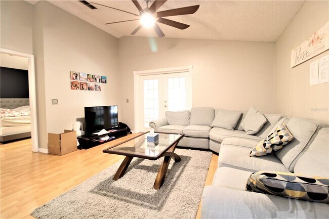 Building Photo - 10005 Cypress Meadows Ln