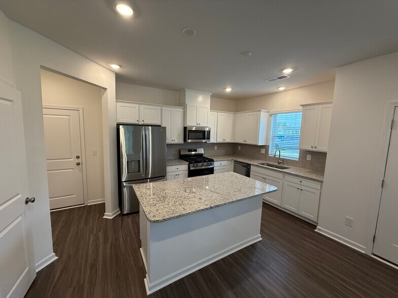 Building Photo - 3238 Lilac Grove Dr