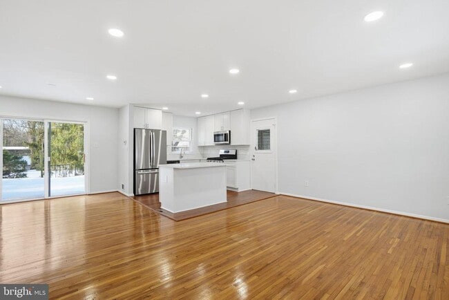 Building Photo - 6427 Pima St