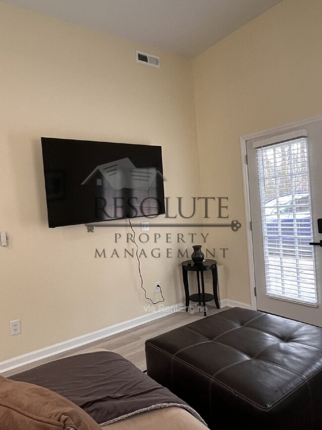 Building Photo - 6009 Garrett Rd