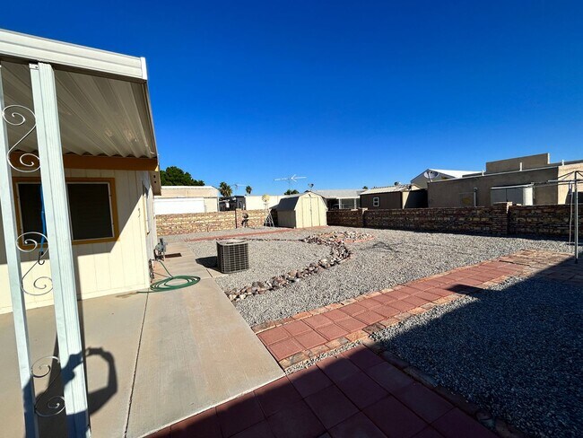 Building Photo - Charming 2-Bedroom 2-Bathroom Furnished Ma...