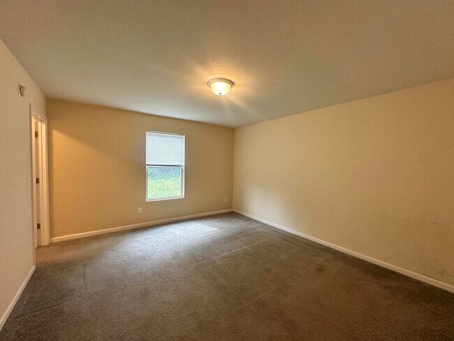 Building Photo - 1060 Lacey Ln