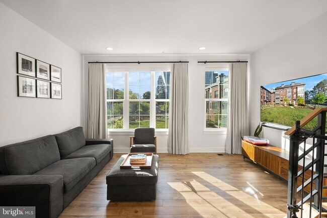 Building Photo - 11258 Faraday Park Dr.