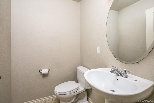 Building Photo - 1067 Uinta Way