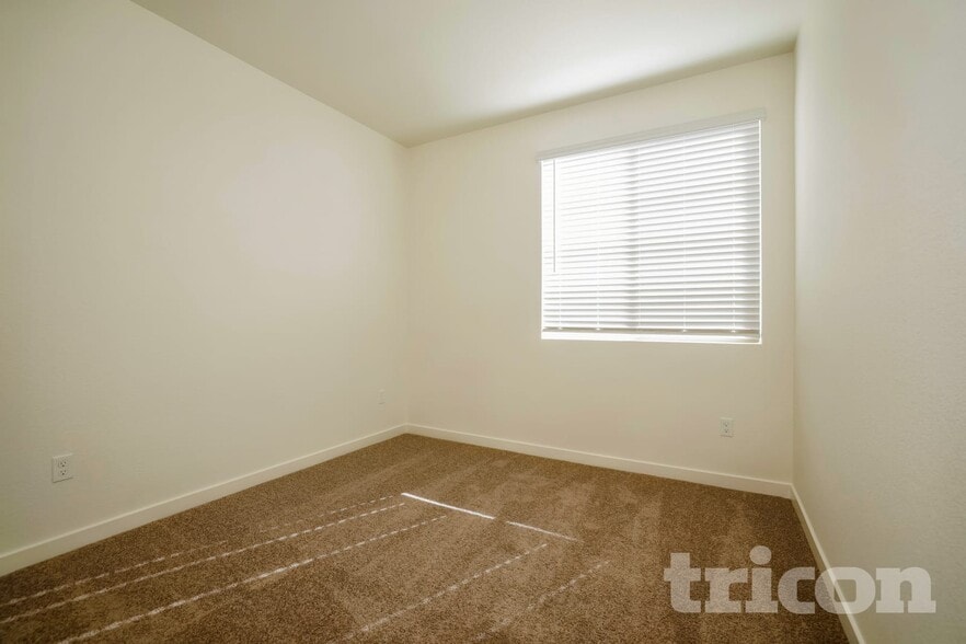 Building Photo - 2445 Wolf Willow Ct