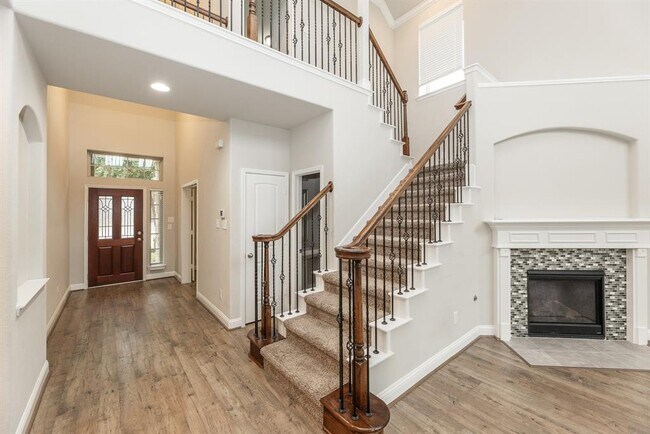 Building Photo - 207 Denfield Ct