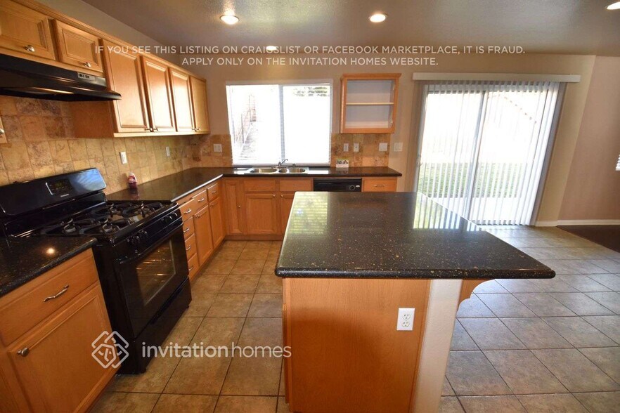 Building Photo - 11352 Magnolia St