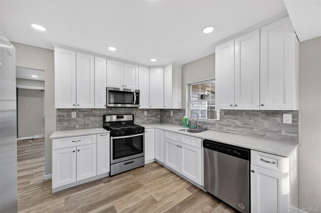 Building Photo - 12 Revere Rd