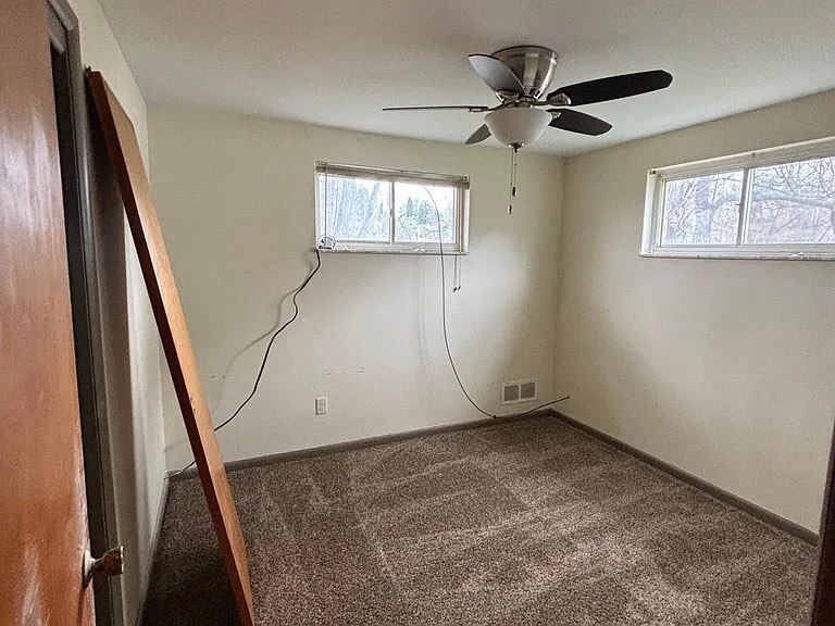 Building Photo - 124 Minooka St