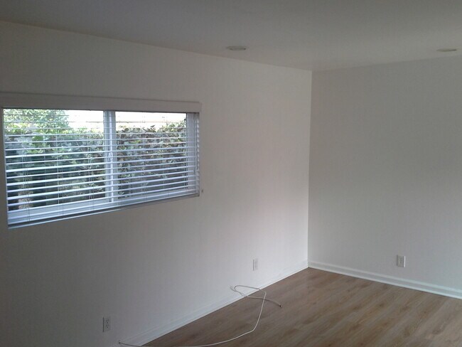 Building Photo - 6445 W 87th St