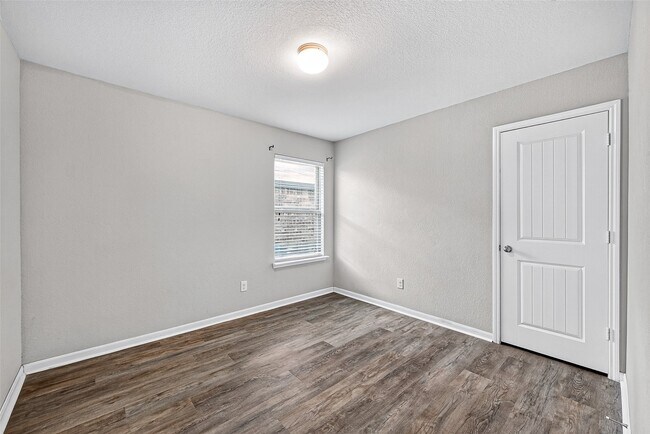 Building Photo - 29615 Breakwater Dr