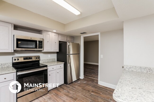 Building Photo - 1580 Banks St