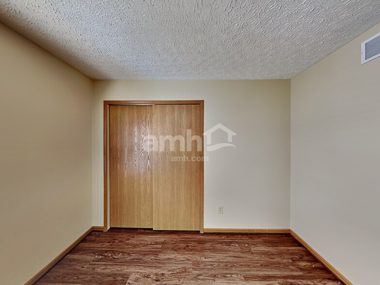 Building Photo - 1212 Preeman St
