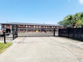 Building Photo - Gastel Circle