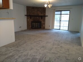 Building Photo - Awesome 2 Bedroom w/ Study 2 Bath Robinwoo...