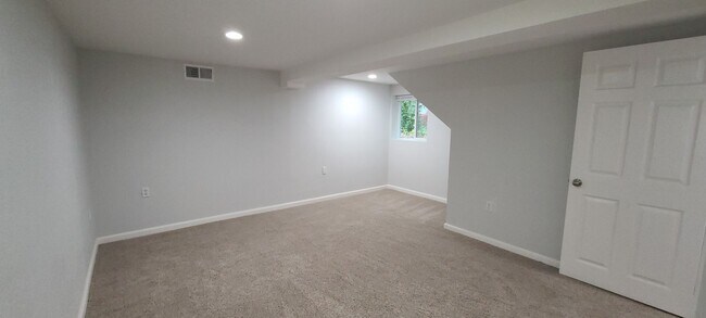 Building Photo - Beautiful Remodeled Home, 3 years ago, loc...