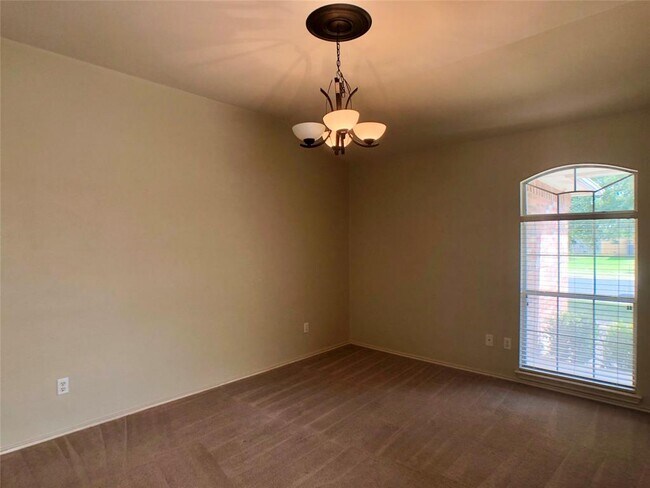 Building Photo - 2141 Pearson Way