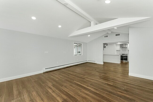 Building Photo - 57 Sloane Dr