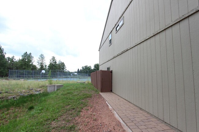 Building Photo - 3026 N Joy Ln