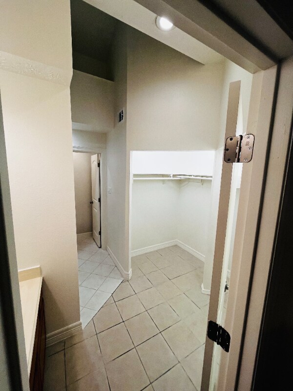 Building Photo - 8811 Cold Lake Dr