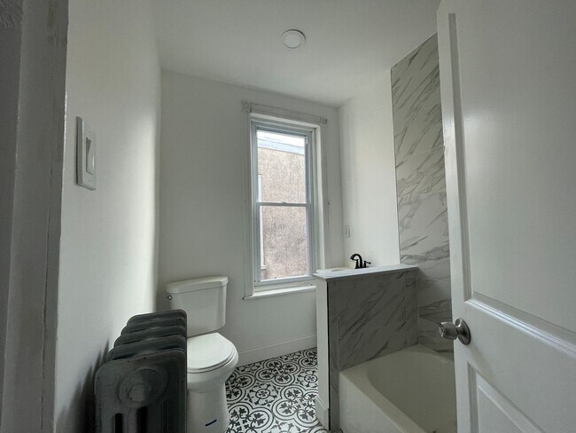 Building Photo - 30 N 56th St
