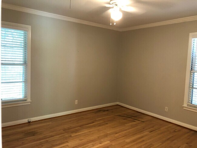 Building Photo - Waco Home!
