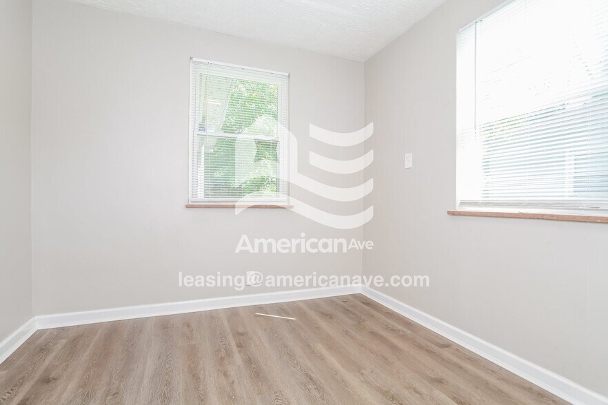 Building Photo - 1726 Gellenbeck St