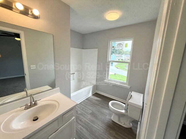 Building Photo - 3628 N Hopkins Ct