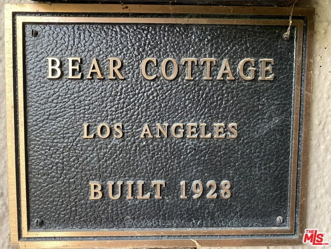 Building Photo - 2667 Lake View Terrace E