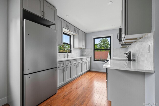 Building Photo - 133 N Miller St