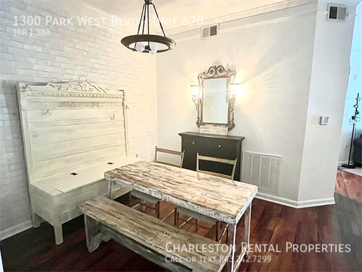 Building Photo - 1300 Park W Blvd