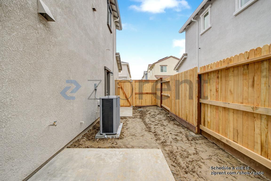 Building Photo - 5208 Cumberland Dr