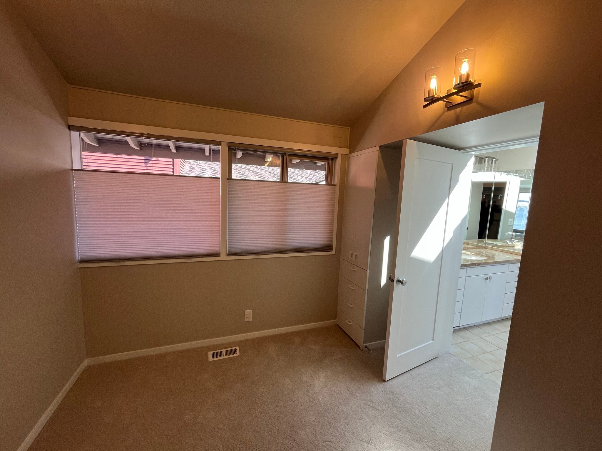 Master Closet - 16736 Shore Dr NE