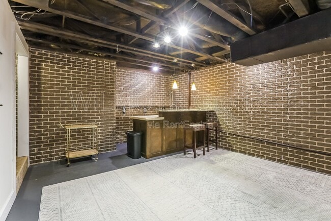 Building Photo - 1026 N New Jersey St