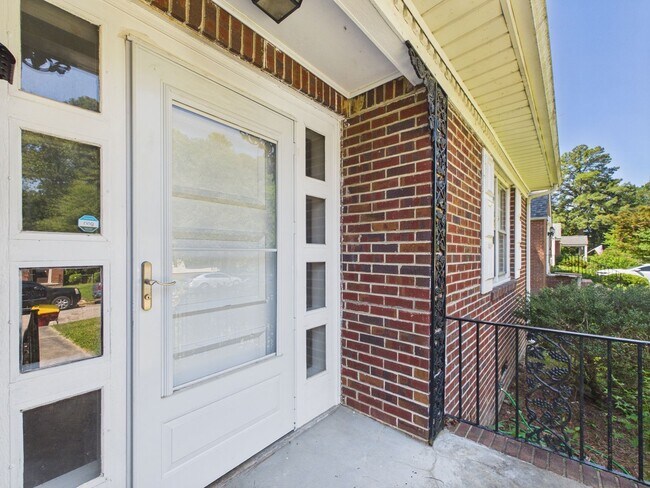 Building Photo - 910 Northampton Rd