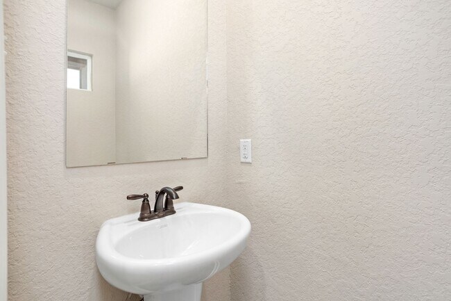 Building Photo - Brand New 3/2.5 Townhome