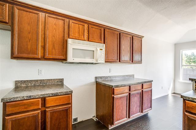 Building Photo - 1618 Sabine Dr