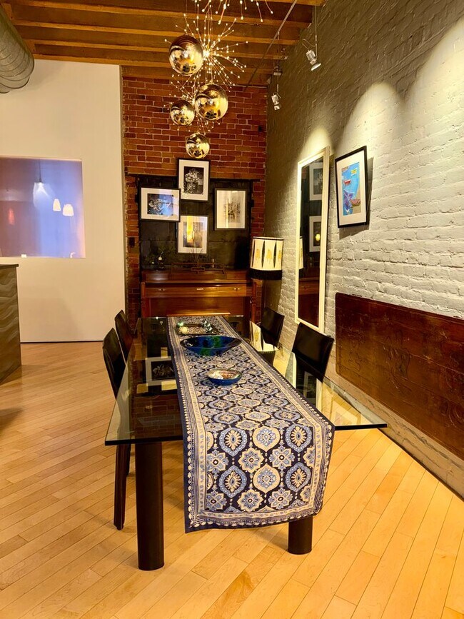 Building Photo - Beautifully 2-Bedroom Condo in Boston