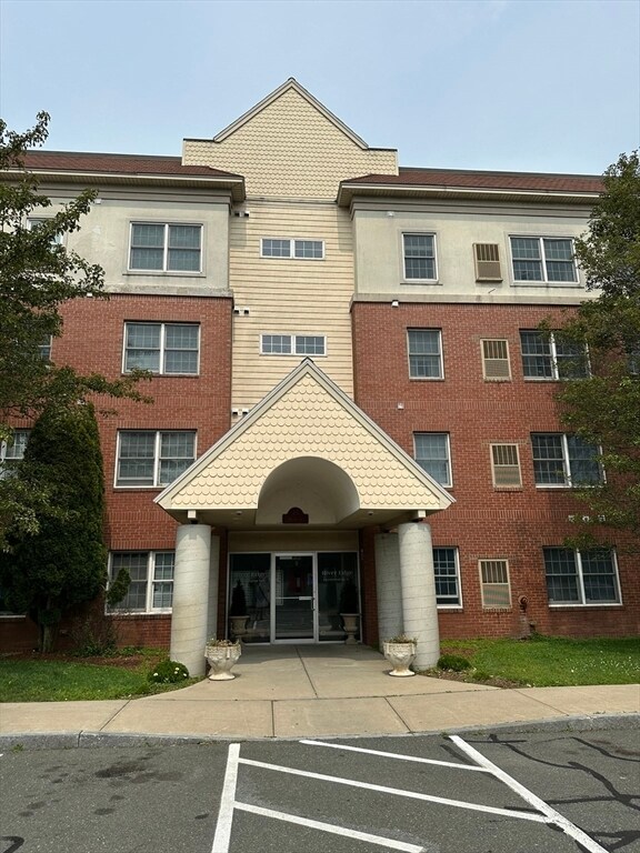 Building Photo - 20 Heaths Ct