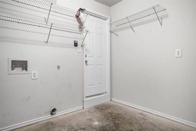 Building Photo - 6804 N Capital of Texas Hwy