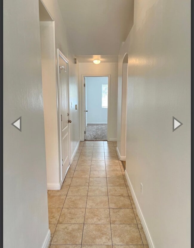 Building Photo - Southwest Bakersfield 3-Bedroom — FIRST MONTH FREE!