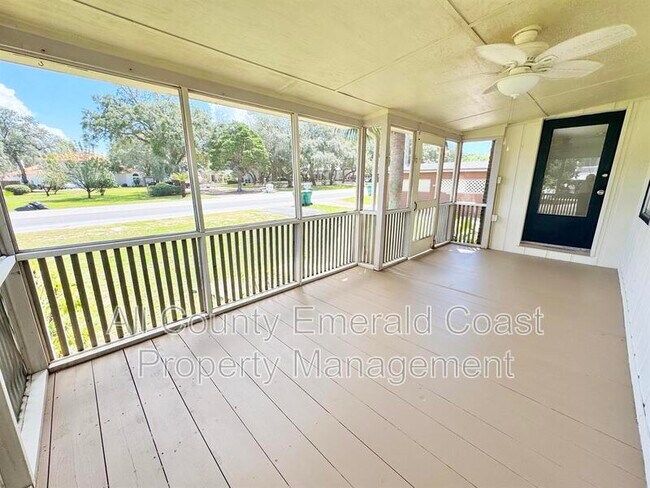Building Photo - 733 Beach Dr