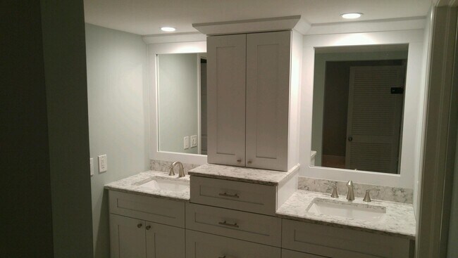 Building Photo - 16600 Traders Crossing S