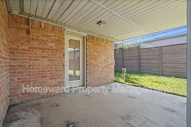 Building Photo - 1401 Landmark Ct