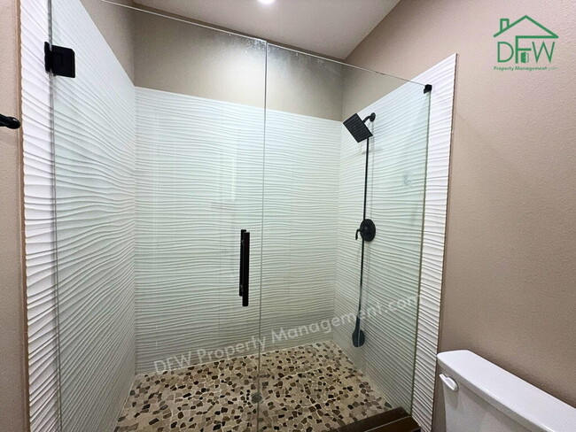 Building Photo - Spacious 4-Bedroom Corner Home - 2-Car Garage, Fenced Yard