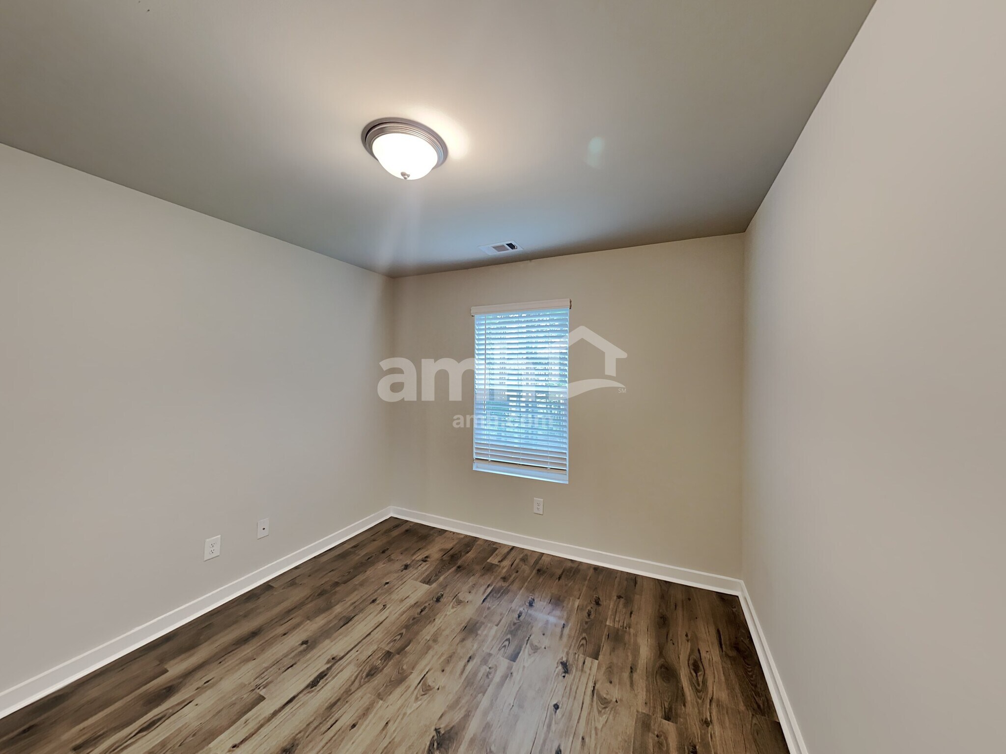 Building Photo - 468 Camp dr