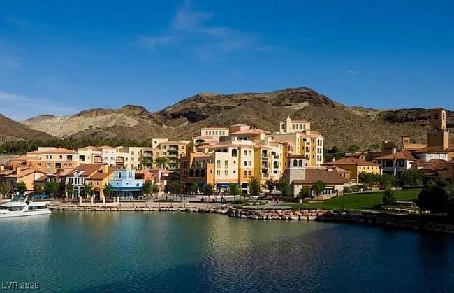 Building Photo - 92 Lake Oasis St